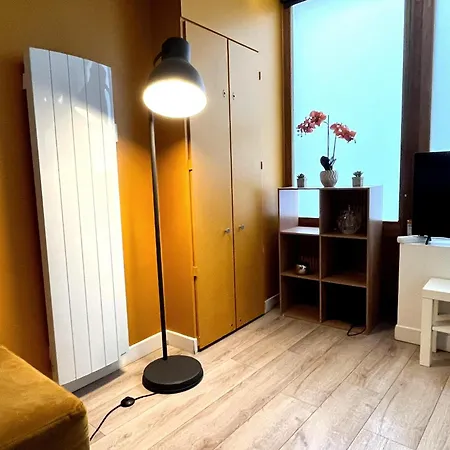 Les Ames Heureuses-pere Lachaise-wifi By La Cle Des Expos In Apartment