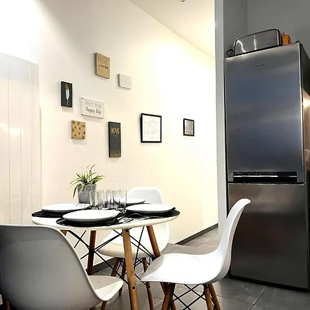 Les Ames Heureuses-pere Lachaise-wifi By La Cle Des Expos In Apartment *